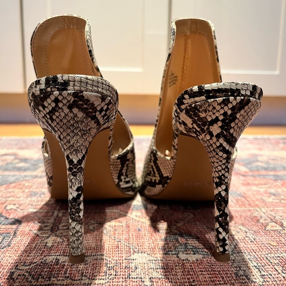 Express Snake Print Peep Toe Heels NEVER WORN OUTSIDE - Size 9.5 - Picture 3 of 8